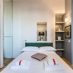 Porta Venezia Apartment